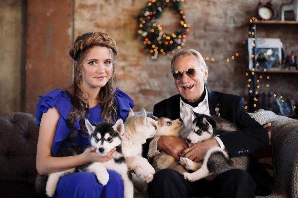 Иван Краско и его 25-летняя супруга устроили фотосессию ко Дню влюбленных