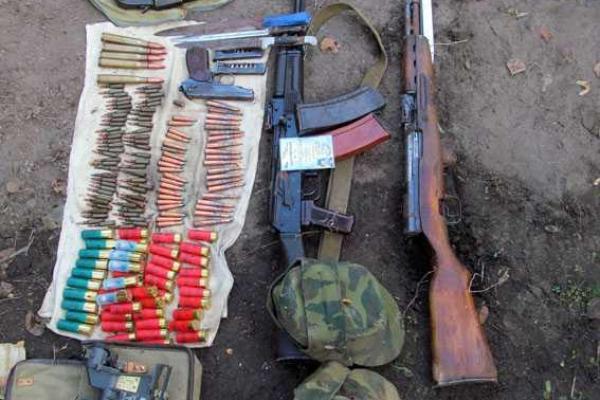 В Славянске полиция задержала завхоза бывшего «министра обороны ДНР» Гиркина В Славянске полиция задержала завхоза бывшего «министра обороны ДНР» Гиркина