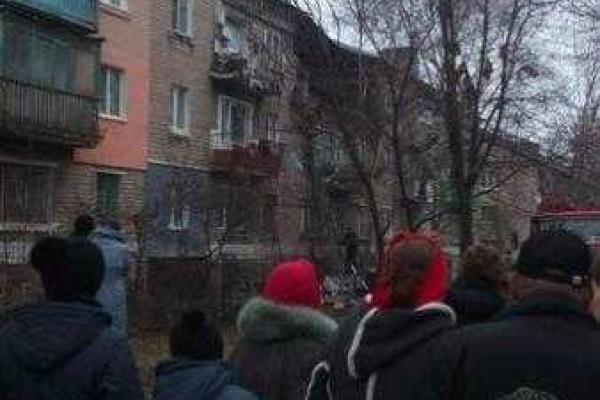 В Макеевке в многоэтажном доме взорвалась квартира В Макеевке в многоэтажном доме взорвалась квартира