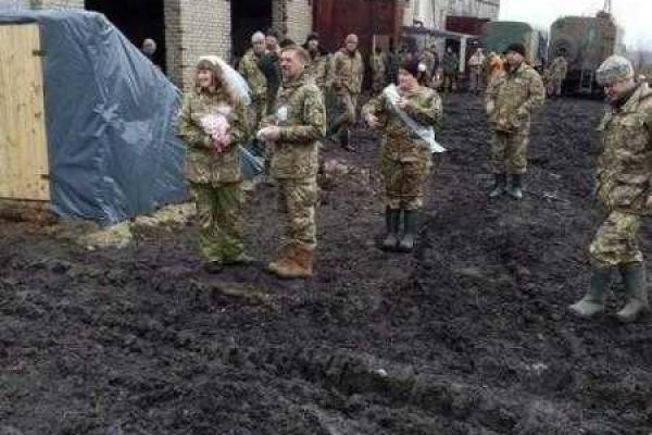 Боец из Тернопольщины взял себе в жены дончанку Боец из Тернопольщины взял себе в жены дончанку