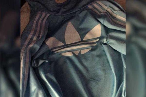 В Интернете разгорелись бурные споры о цвете спортивной олимпийки