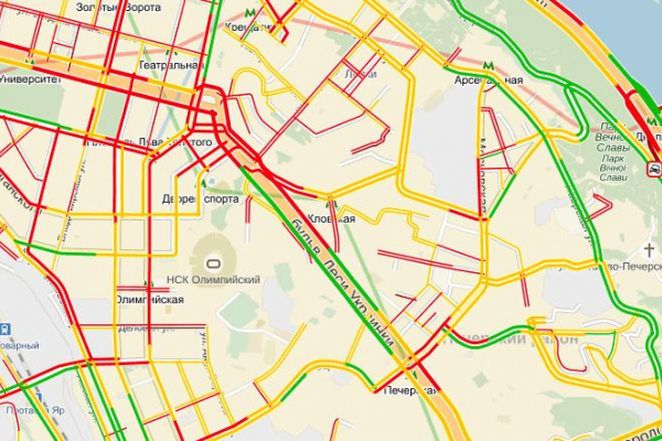 Из-за снега Киев застрял в пробках