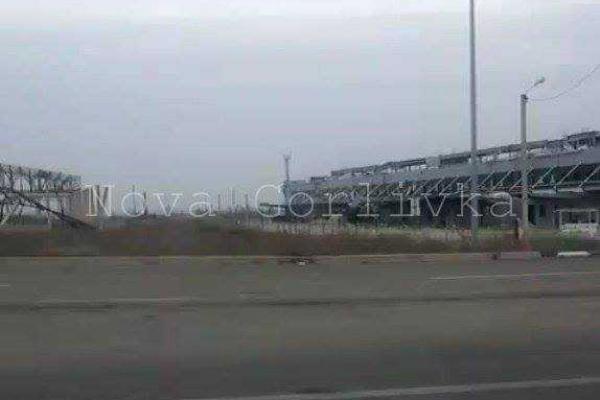 Рынок "Господар" в Горловке продолжают "пилить на металл"
