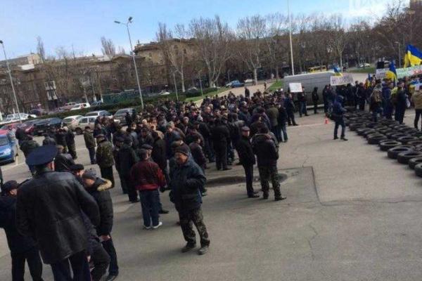 Одесскую ОГА окружил Автомайдан с шинами