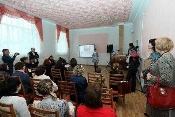 В Рубежанской ЦГБ открылись отремонтированные комнаты для переселенцев и жителей города В Рубежанской ЦГБ открылись отремонтированные комнаты для переселенцев и жителей города