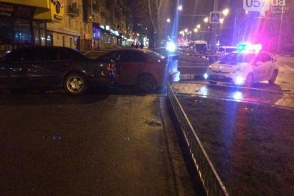 ДТП в Харькове: разбиты две иномарки, четыре человека пострадали
