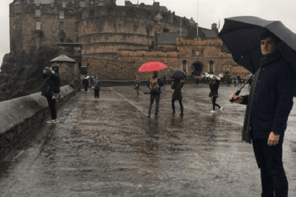 Сын Кернеса похвастался снимками с экзотического отдыха