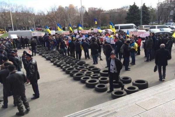 Одесскую ОГА окружил Автомайдан с шинами