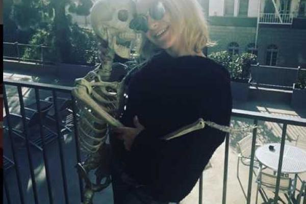 Дима Билан показал забавное фото младшей сестры 