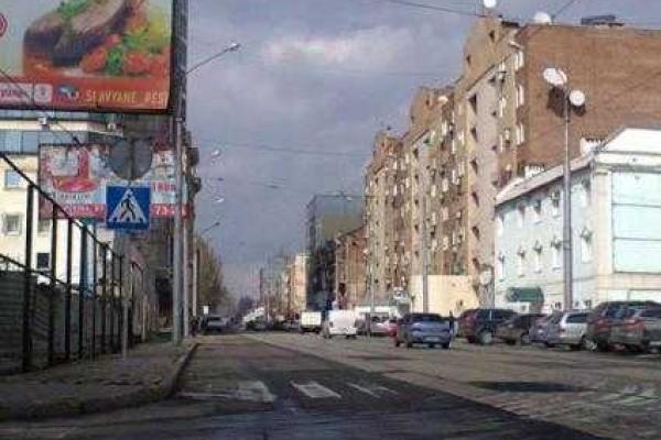 Дончанин показал пустынные улицы оккупированного Донецка Дончанин показал пустынные улицы оккупированного Донецка