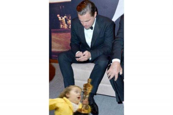 Грустный Ди Каприо с "Оскаром" стал интернет-мемом Грустный Ди Каприо с "Оскаром" стал интернет-мемом