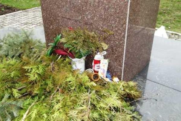 Память Тараса Шевченко в Краматорске почтили "йолками"