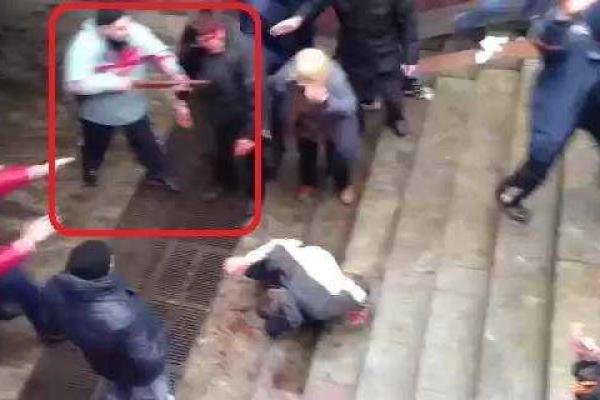 Харьковчанина, который в 2014 году на митинге избивал людей палками, могут посадить на 8 лет Харьковчанина, который в 2014 году на митинге избивал людей палками, могут посадить на 8 лет