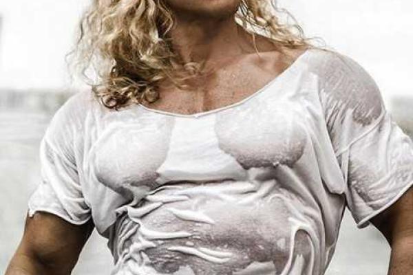 Наташа Королева показала эротическую фотографию Тарзана