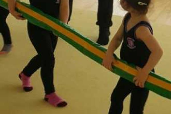 Камалия показала своих смуглых близняшек Камалия показала своих смуглых близняшек