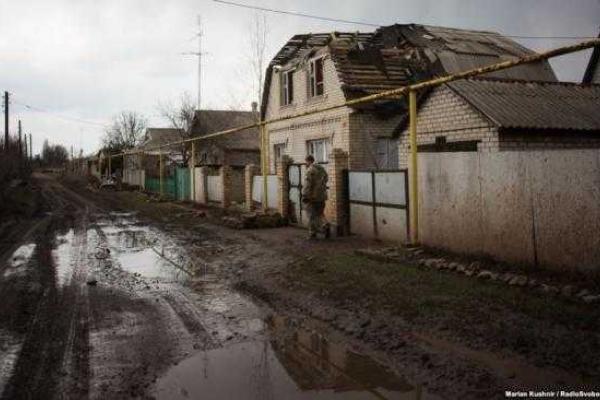 Как сейчас выглядит полуразрушенный поселок Зайцево на окраине Горловки