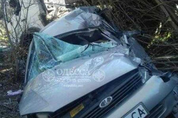Под Одессой фура снесла легковушку: серьезно пострадала семья Под Одессой фура снесла легковушку: серьезно пострадала семья