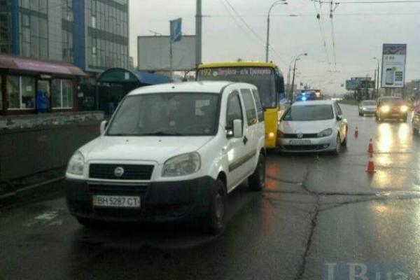 Пьяные полицейские устроили двойное ДТП в Киеве Пьяные полицейские устроили двойное ДТП в Киеве