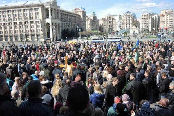 На Майдане прощаются с бойцом «Годзиллой»