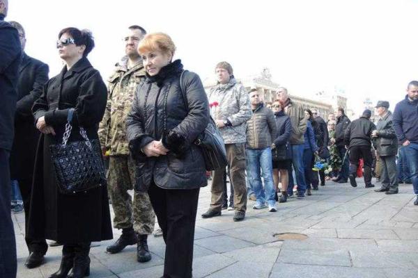 На Майдане прощаются с бойцом «Годзиллой»