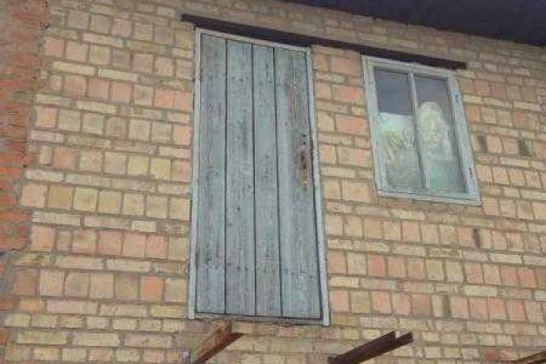 Журналисты опубликовали фото гаража, в котором якобы нашли машину пропавшего львовянина Журналисты опубликовали фото гаража, в котором якобы нашли машину пропавшего львовянина