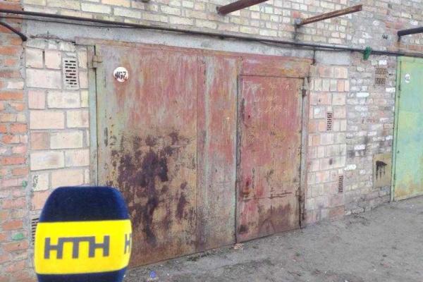 Журналисты опубликовали фото гаража, в котором якобы нашли машину пропавшего львовянина Журналисты опубликовали фото гаража, в котором якобы нашли машину пропавшего львовянина