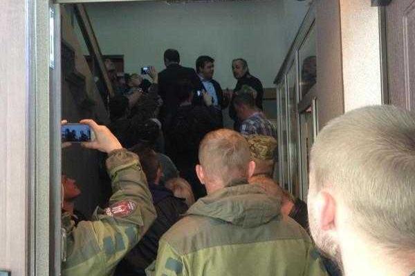 Здание Генпрокуратуры Украины захватили люди в камуфляже, - нардеп Соболев