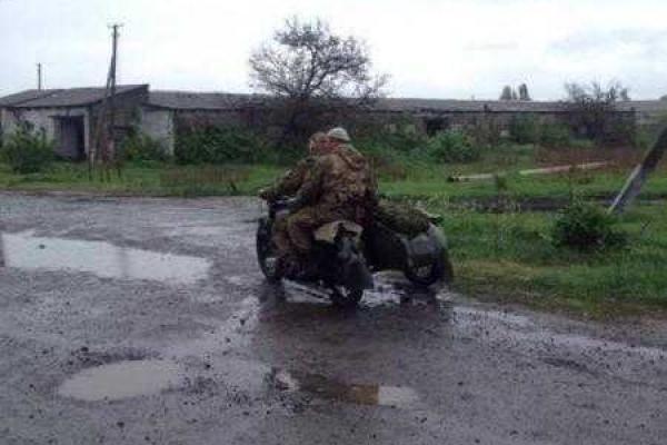Бойцы в зоне АТО обзавелись боевым мотоциклом Бойцы в зоне АТО обзавелись боевым мотоциклом
