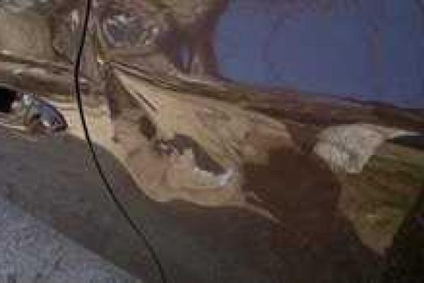 Мариупольскому депутату изуродовали автомобиль из-за критики власти