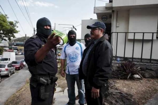 Офшорный скандал: в панамской компании прошли обыски