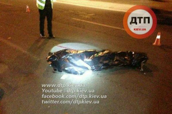 В Киеве автомобиль насмерть сбил пешехода-нарушителя