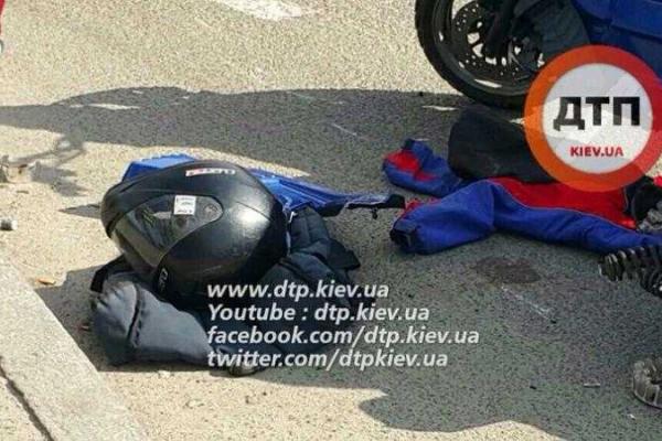 ДТП в Киеве: скутер разорвало на части ДТП в Киеве: скутер разорвало на части