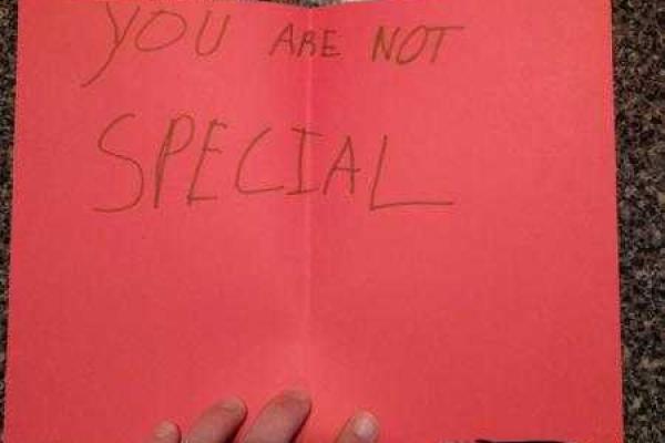 В сети опубликовали самое грустное поздравление учителю