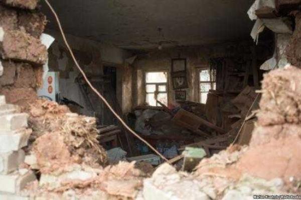 Как сейчас выглядит полуразрушенный поселок Зайцево на окраине Горловки