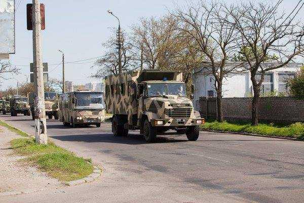 В Одессу едет полк "Азов", чтобы защитить регион от вторжения из Приднестровья
