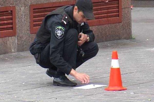 Столичная полиция назвала стрельбу на Бессарабке хулиганством: опубликованы кадры расследования кровавого инцидента Столичная полиция назвала стрельбу на Бессарабке хулиганством: опубликованы кадры расследования кровавого инцидента