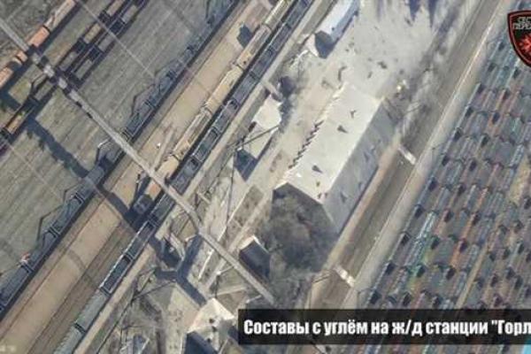 В Горловке с беспилотника засняли расположение боевиков и составы с углем