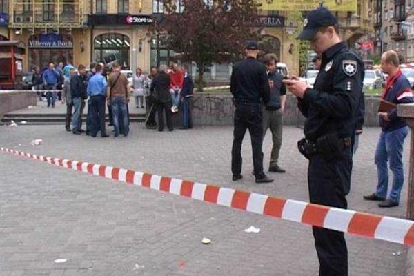 Столичная полиция назвала стрельбу на Бессарабке хулиганством: опубликованы кадры расследования кровавого инцидента Столичная полиция назвала стрельбу на Бессарабке хулиганством: опубликованы кадры расследования кровавого инцидента