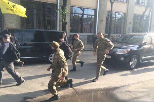 В Харькове автомобиль участника форума «Оппоблока» сбил активиста