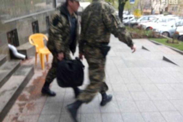 Одесские прокуроры спешно вывозят документы Одесские прокуроры спешно вывозят документы