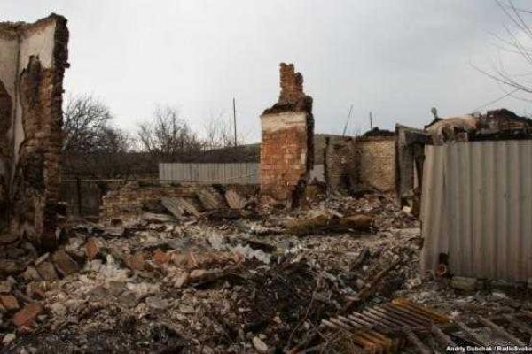 Как сейчас выглядит полуразрушенный поселок Зайцево на окраине Горловки