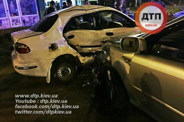 В Киеве ищут свидетелей ДТП: "Лексус" на огромной скорости протаранил "Daewoo"