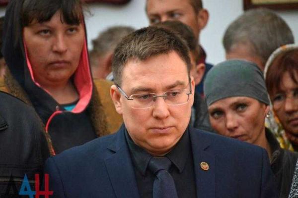 В Еленовке прошла панихида по жертвам обстрела