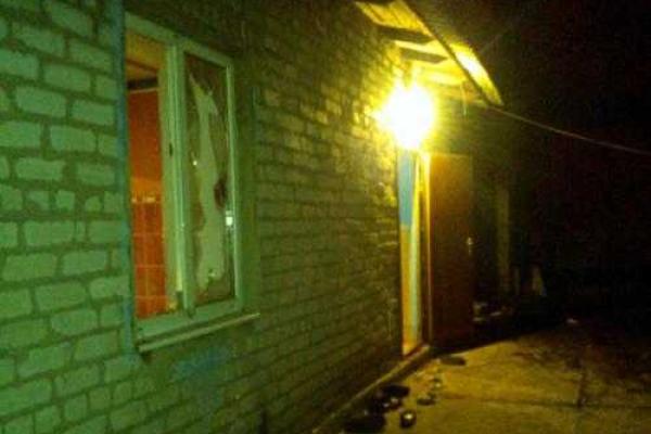 На Донетчине в дом многодетной семьи бросили гранату На Донетчине в дом многодетной семьи бросили гранату