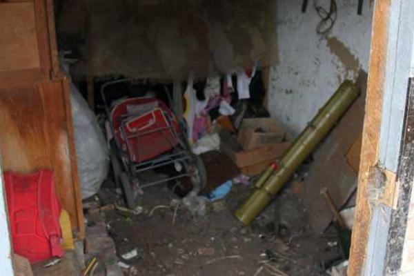 В частном дворе жителя Донетчины полицейские изъяли противотанковую управляемую ракету В частном дворе жителя Донетчины полицейские изъяли противотанковую управляемую ракету