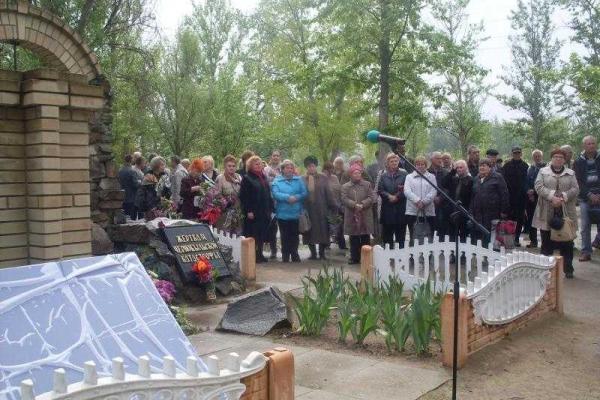 В Рубежном почтили память чернобыльцев В Рубежном почтили память чернобыльцев