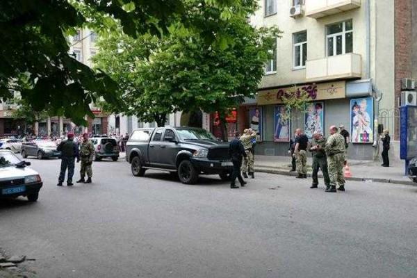 В Харькове стреляли в патрульного полицейского - журналист В Харькове стреляли в патрульного полицейского - журналист