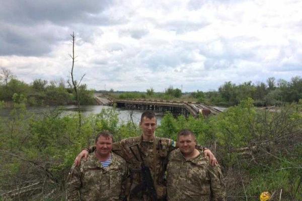 Дмитрий Булатов показал, как проходит Пасха на передовой Дмитрий Булатов показал, как проходит Пасха на передовой