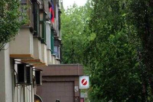 Горловка готовится к празднику: город "пестрит" символикой "ДНР"