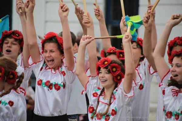 На Луганщине запустили пригородный поезд: от Станицы Луганской до Старобельска теперь можно доехать за 10 гривен